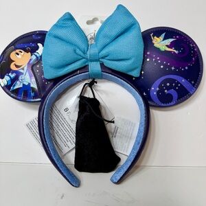 NWT. Disney Starlight Parade Light-Up Ears Headband.